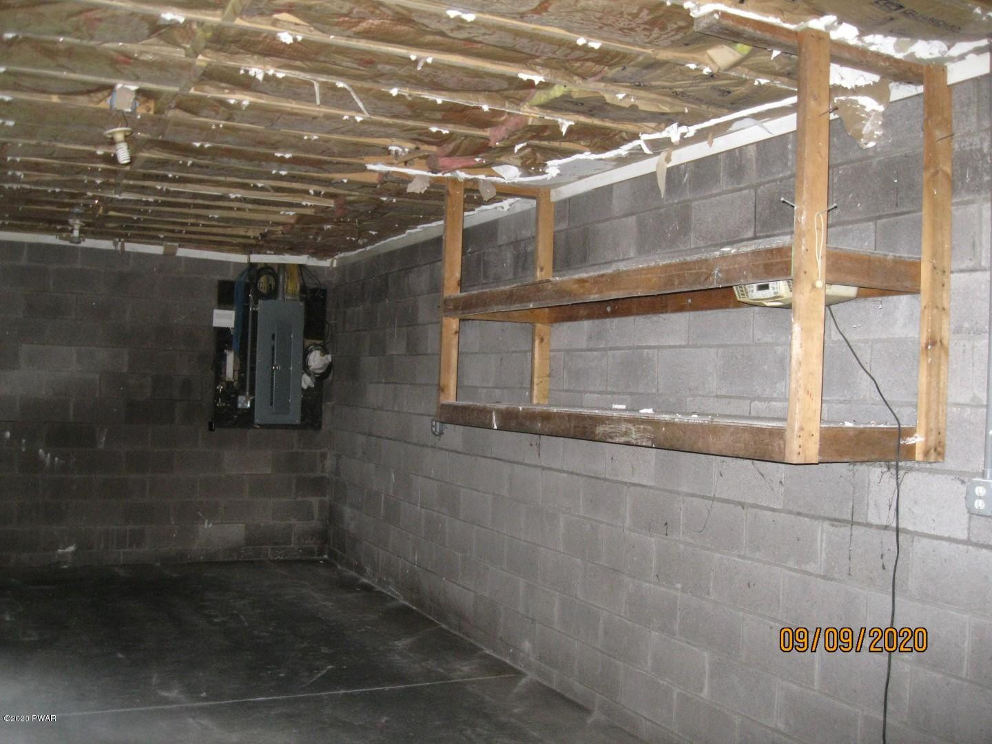 271 North Baker Road Waymart, PA 18472 - Photo 23 of 25 a bathroom with a shower