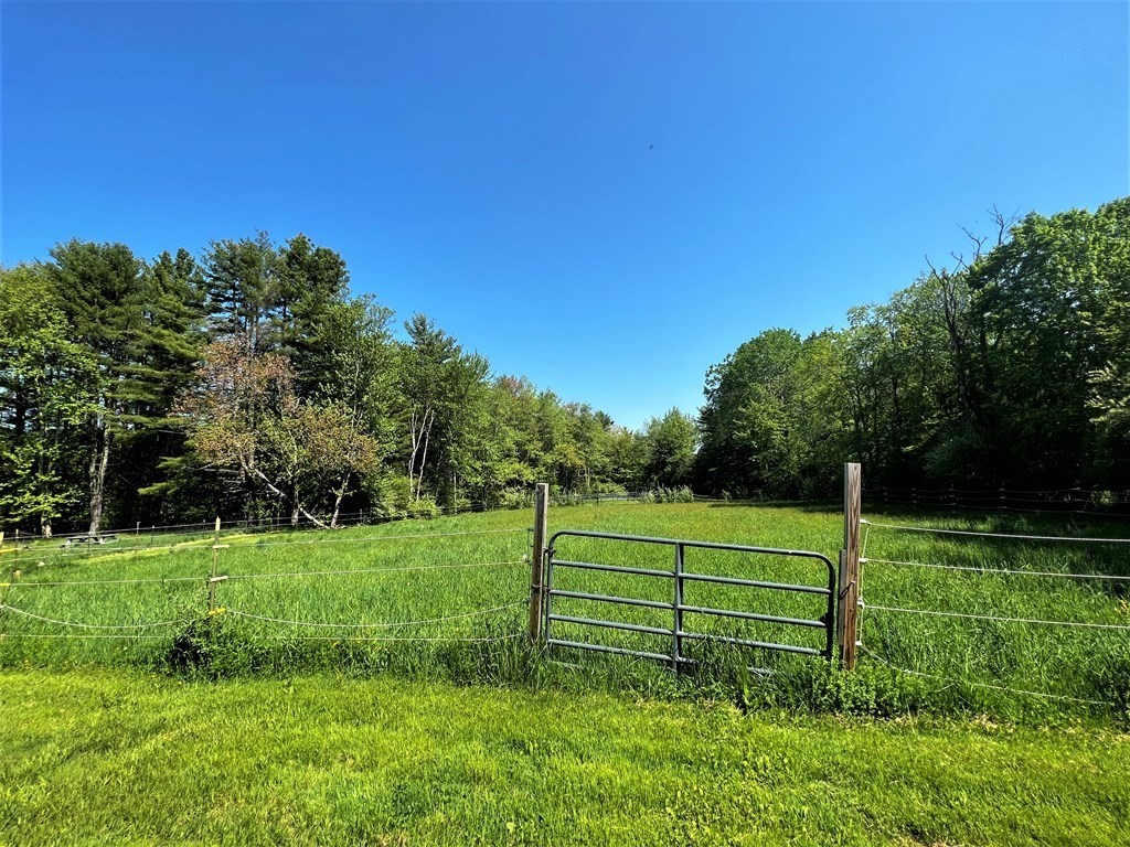 697 Fremont Road Chester, NH 03036 - Photo 34 of 36