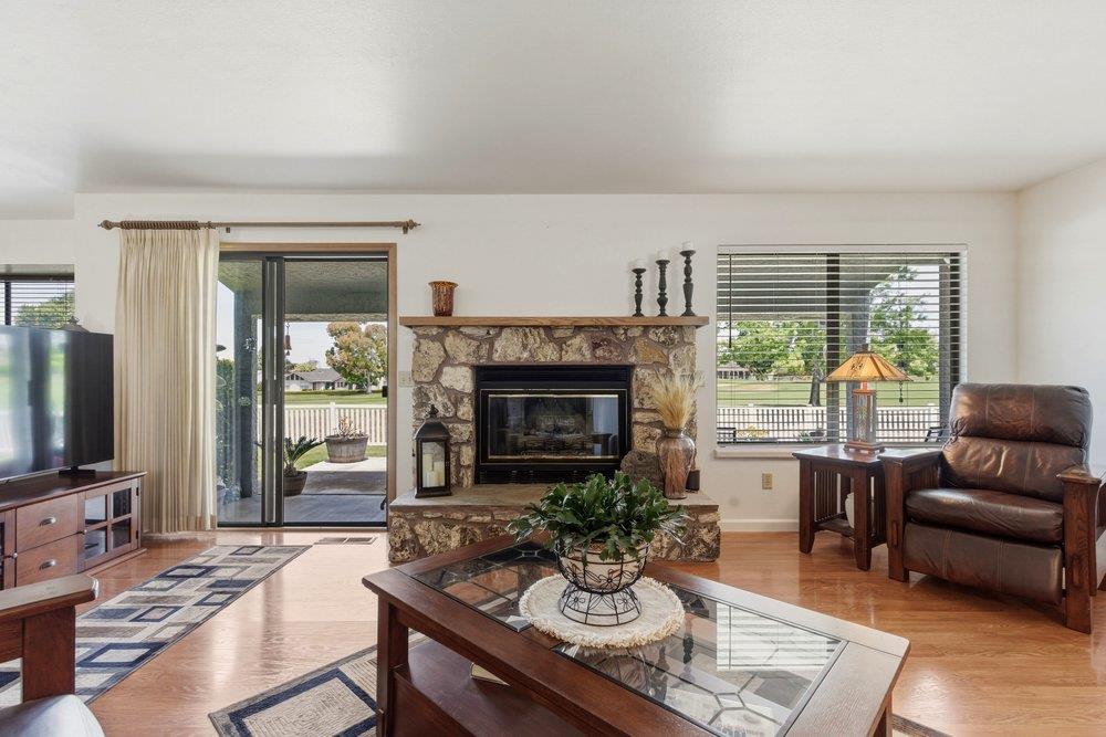 805 South Ridgemark Drive Hollister, CA 95023 - Photo 3 of 42
