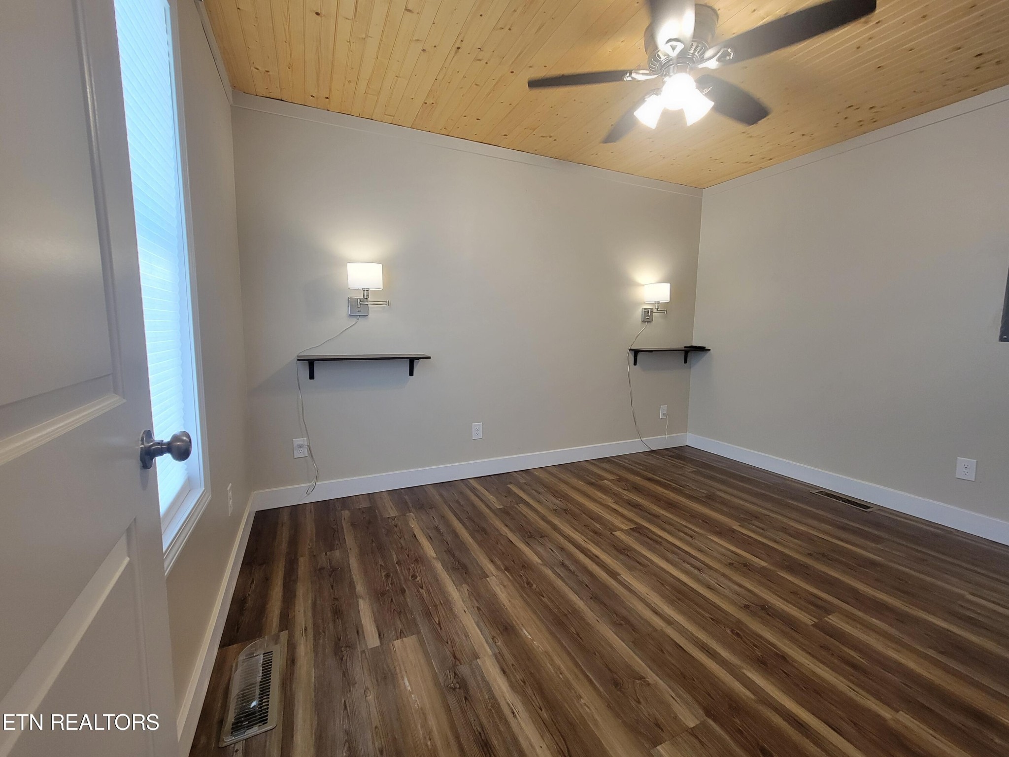 2918 Samples Road Louisville, TN 37777 - Photo 32 of 37 Gallery Image 32