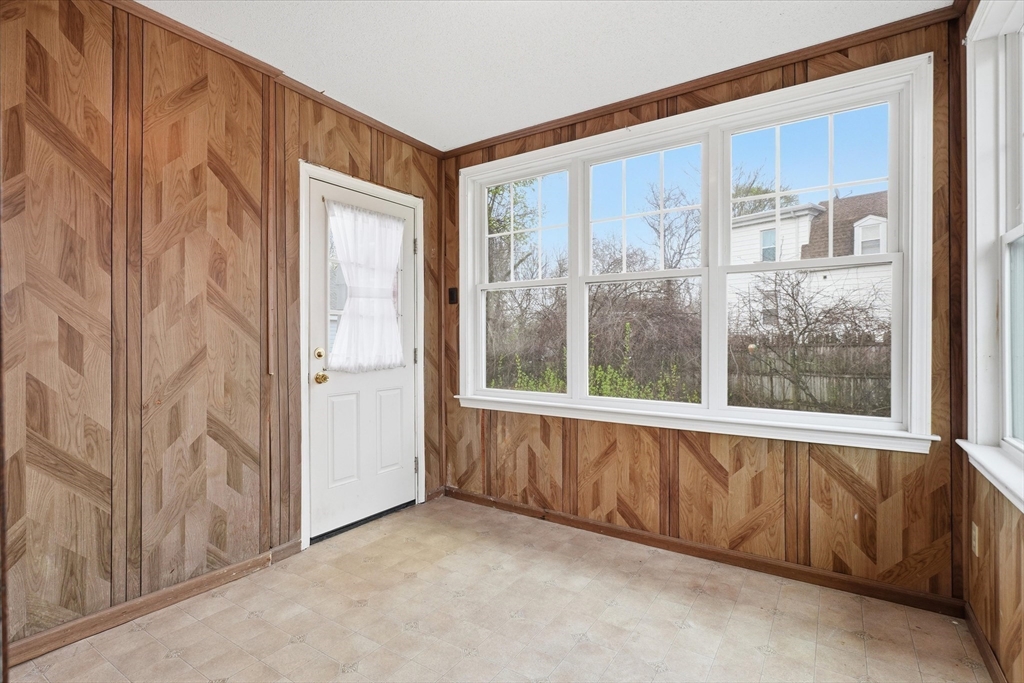 53 Kendall Street Lawrence, MA 01841 - Photo 27 of 36