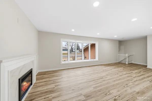 $412,000 | 15118 Hillside Avenue, Oak Forest, IL 60452