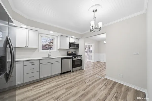 $412,000 | 15118 Hillside Avenue, Oak Forest, IL 60452