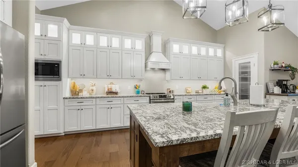 $1,799,900 | 1972 Arrowridge Drive, Roach, MO 65787