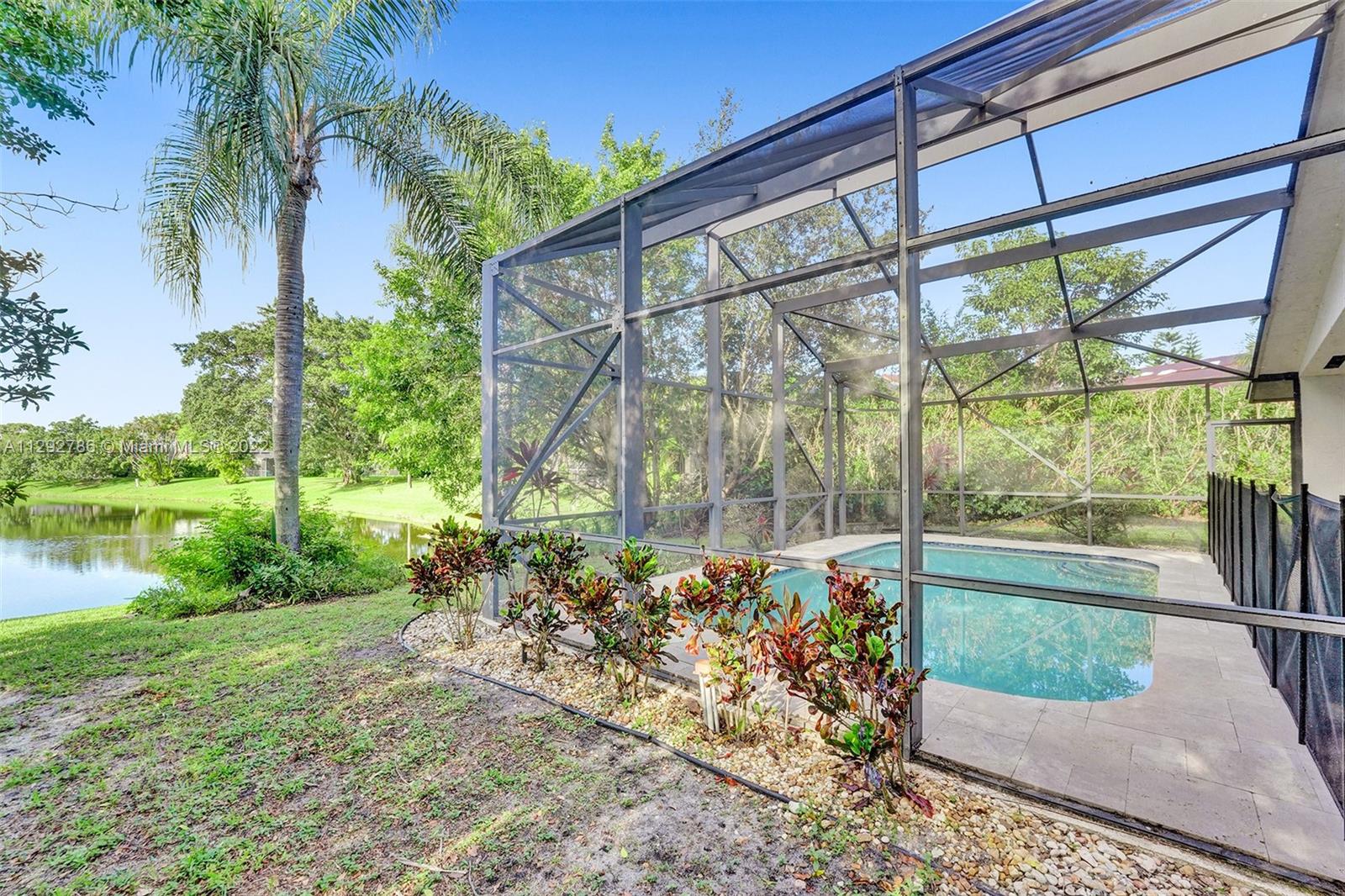 10150 Camelback Lane Boca Raton, FL 33498 - Photo 46 of 67