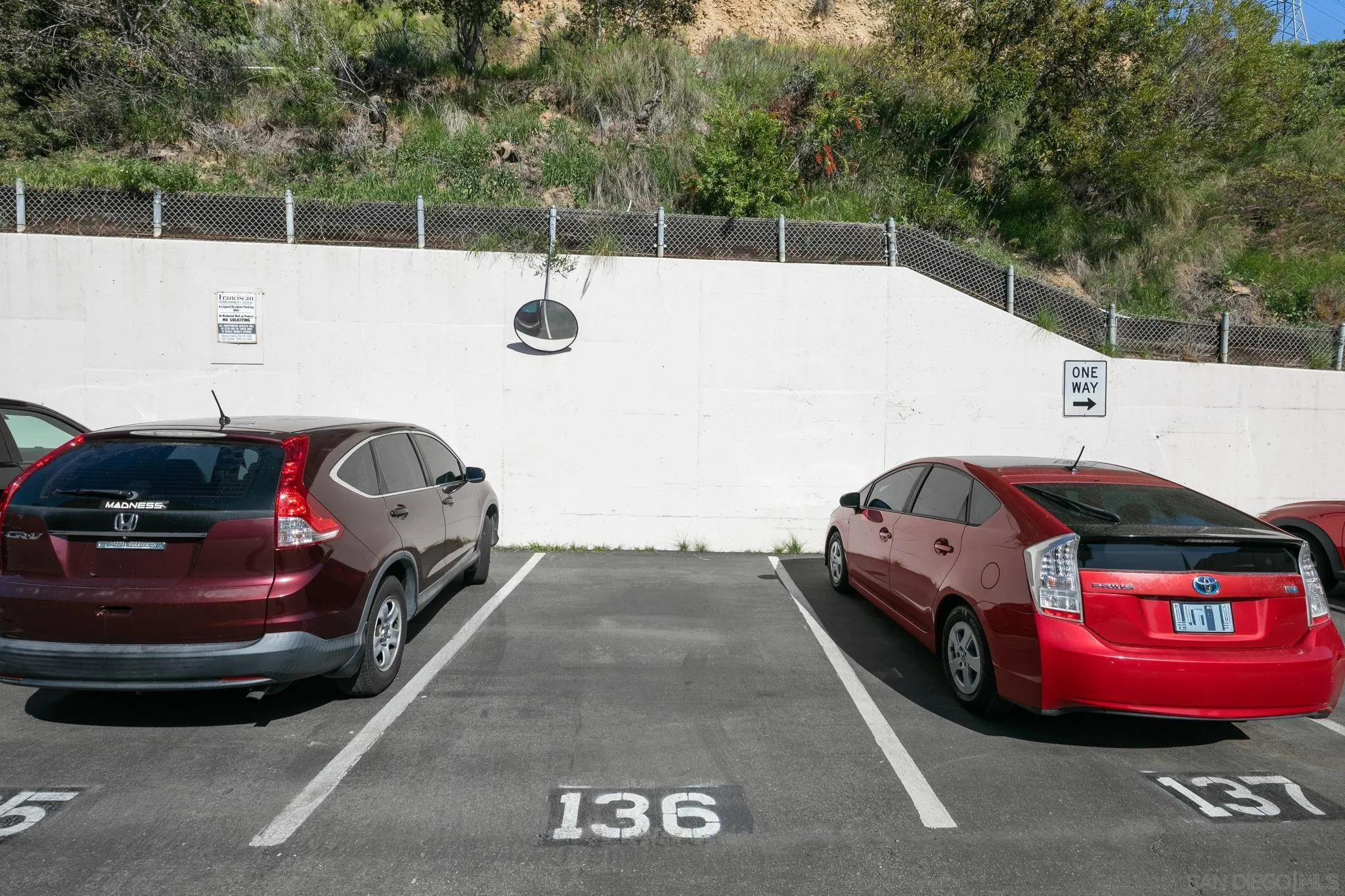6780 Friars Road, Unit 272 San Diego, CA 92108 - Photo 31 of 35 a car parked in the parking lot