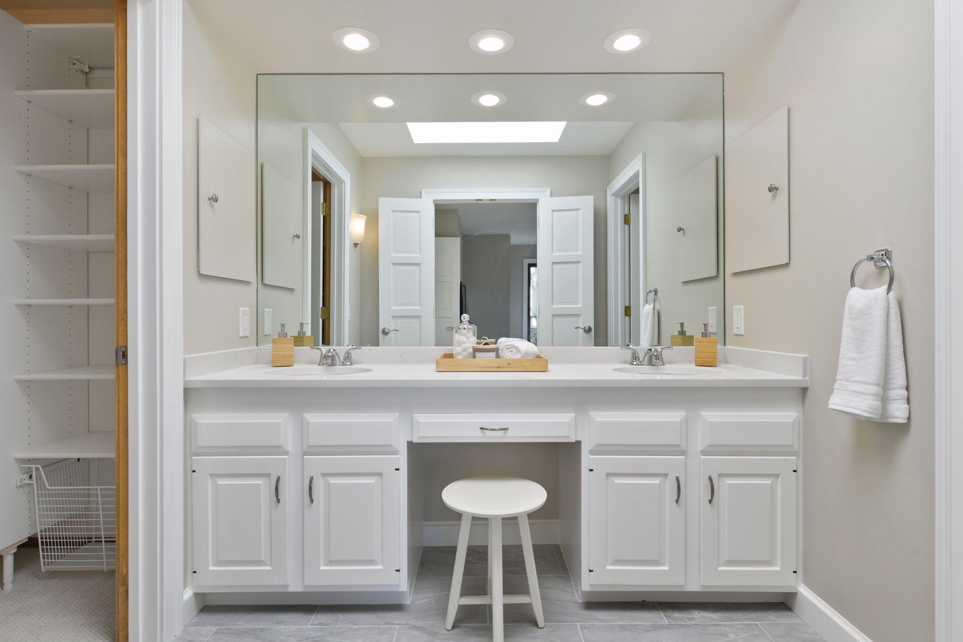 5501 Dewey Hill Road, Unit 332 Edina, MN 55439 - Photo 15 of 28 Gallery Image 15