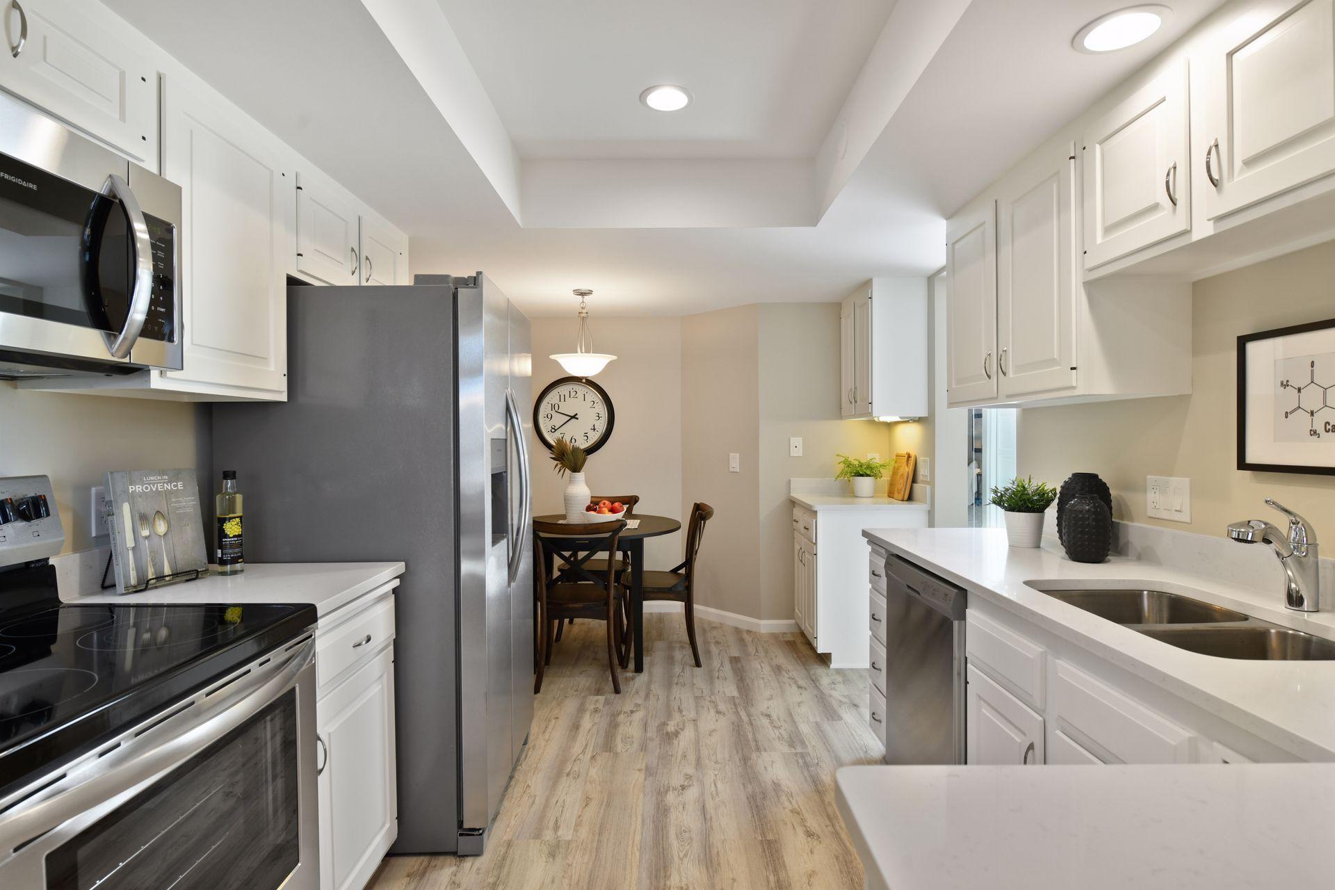 5501 Dewey Hill Road, Unit 332 Edina, MN 55439 - Photo 9 of 28 Gallery Image 9