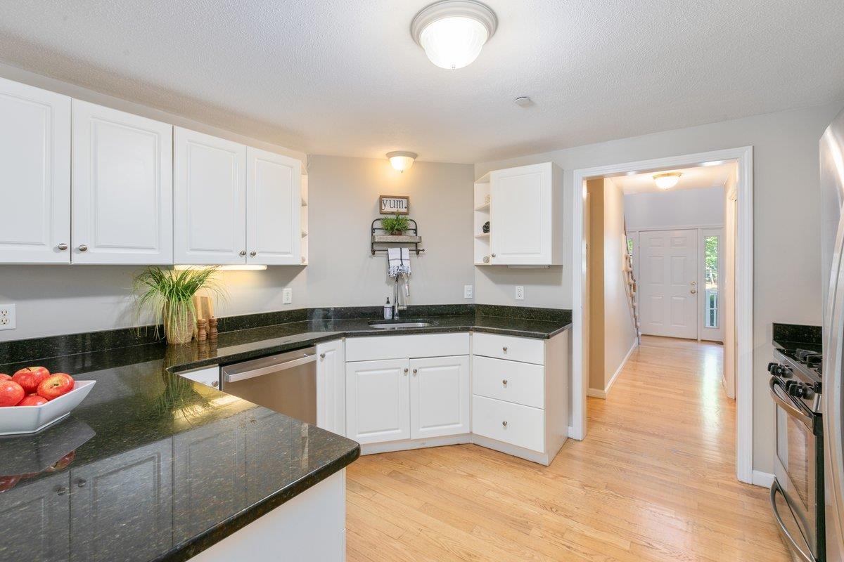 11 Pentucket Court, Unit 11 Atkinson, NH 03811 - Photo 19 of 46