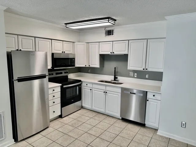 $1,350 | 400 Cambridge Circle, Unit L3, Murrells Inlet, SC 29576
