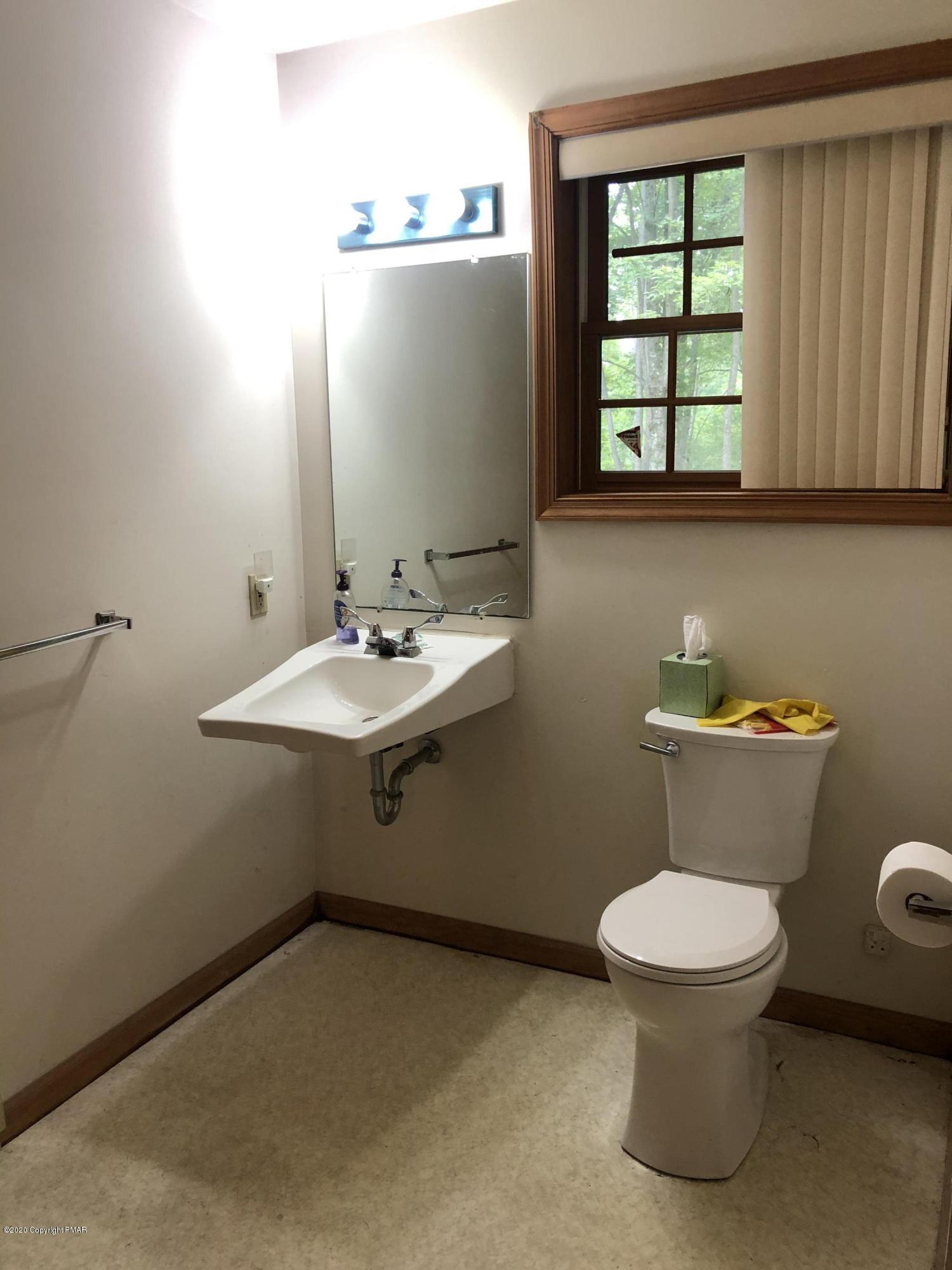 513 Cays Road Stroudsburg, PA 18360 - Photo 6 of 18 IMG_3016