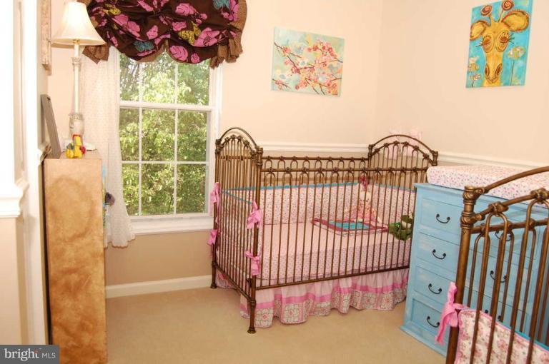 902 Rolfe Place Alexandria, VA 22314 - Photo 10 of 15 Bedroom 3 features custom window coverings.