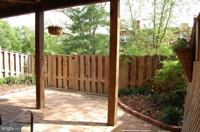 902 Rolfe Place Alexandria, VA 22314 - Photo 13 of 15 Gorgeous, covered paver patio!