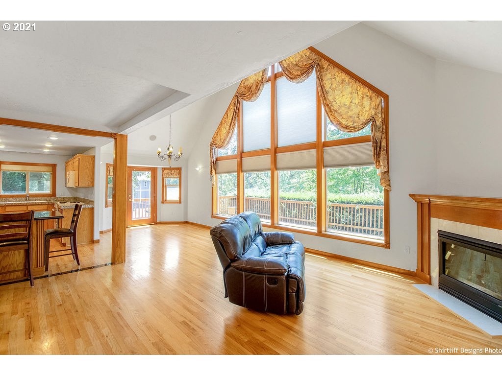 813 South 73rd Street Springfield, OR 97478 - Photo 11 of 32