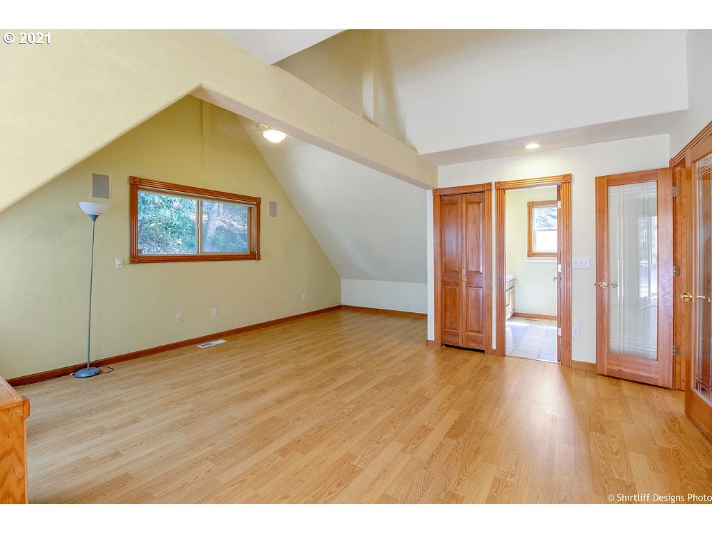 813 South 73rd Street Springfield, OR 97478 - Photo 19 of 32