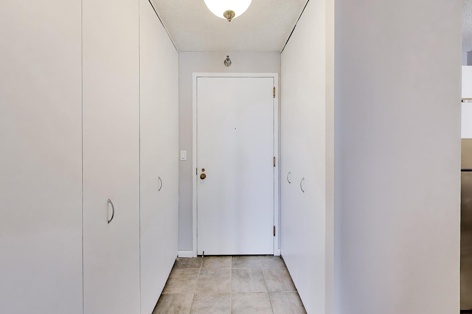 111 West Maple Street, Unit 1503 Chicago, IL 60610 - Photo 10 of 39