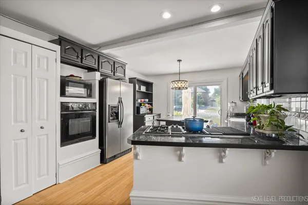 $875,000 | 83 North Park Boulevard, Glen Ellyn, IL 60137