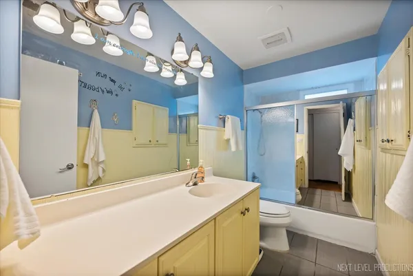 $875,000 | 83 North Park Boulevard, Glen Ellyn, IL 60137