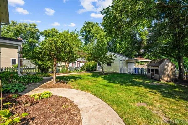 $875,000 | 83 North Park Boulevard, Glen Ellyn, IL 60137