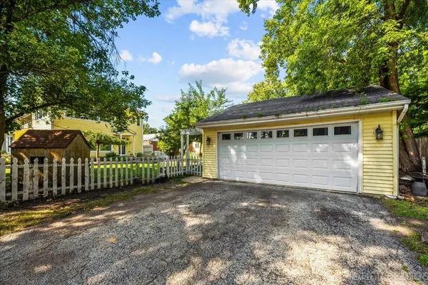 $875,000 | 83 North Park Boulevard, Glen Ellyn, IL 60137