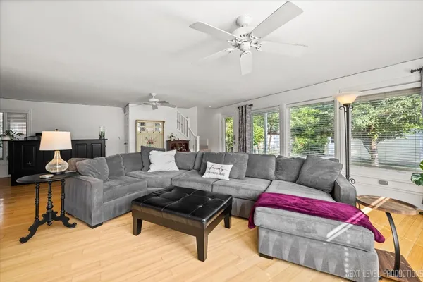 $875,000 | 83 North Park Boulevard, Glen Ellyn, IL 60137