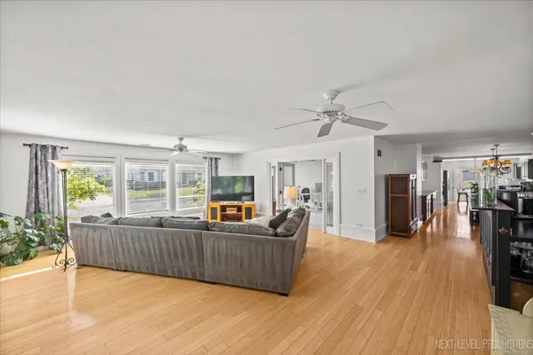 $875,000 | 83 North Park Boulevard, Glen Ellyn, IL 60137