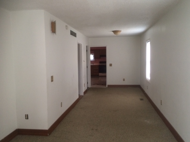 1405 Summit Street Fort Wayne, IN 46803 - Photo 3 of 5 Gallery Image 3