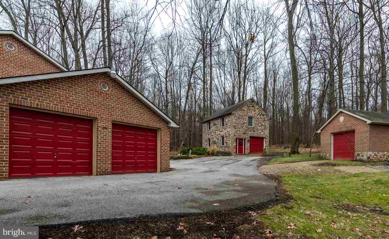 4900 Walters Hatchery Road Spring Grove, PA 17362 - Photo 11 of 34