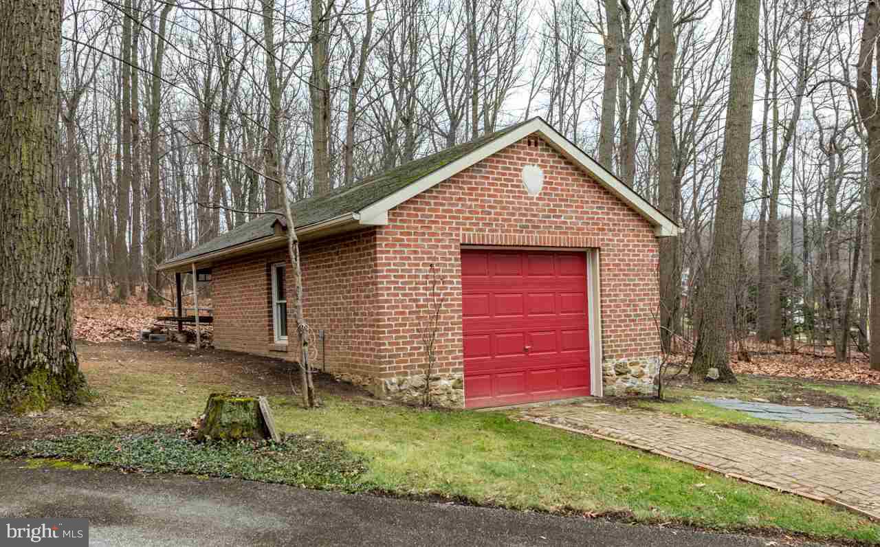 4900 Walters Hatchery Road Spring Grove, PA 17362 - Photo 4 of 34