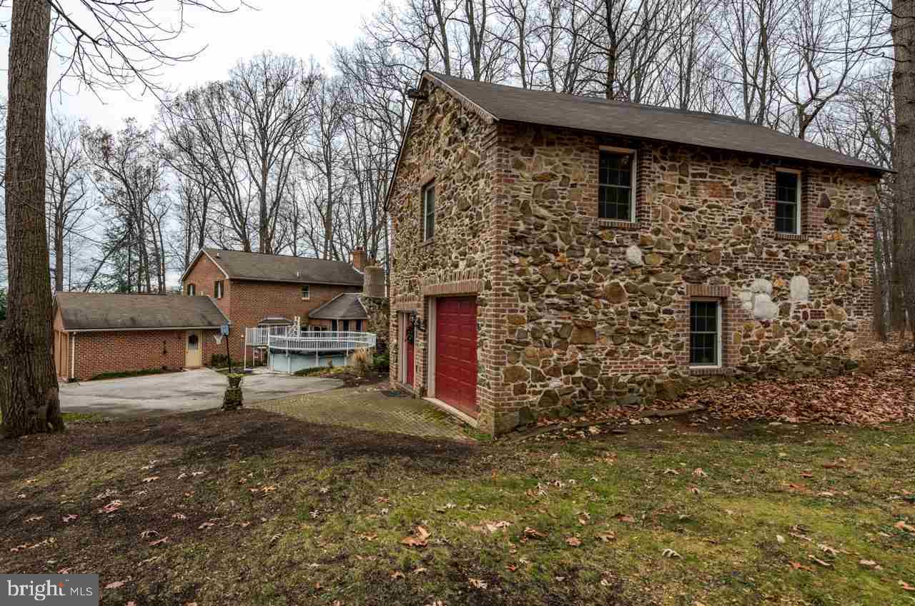 4900 Walters Hatchery Road Spring Grove, PA 17362 - Photo 6 of 34