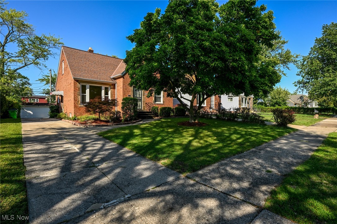 4033 Wyncote Road South Euclid, OH 44121 - Photo 2 of 25 View of front of home featuring a front yard