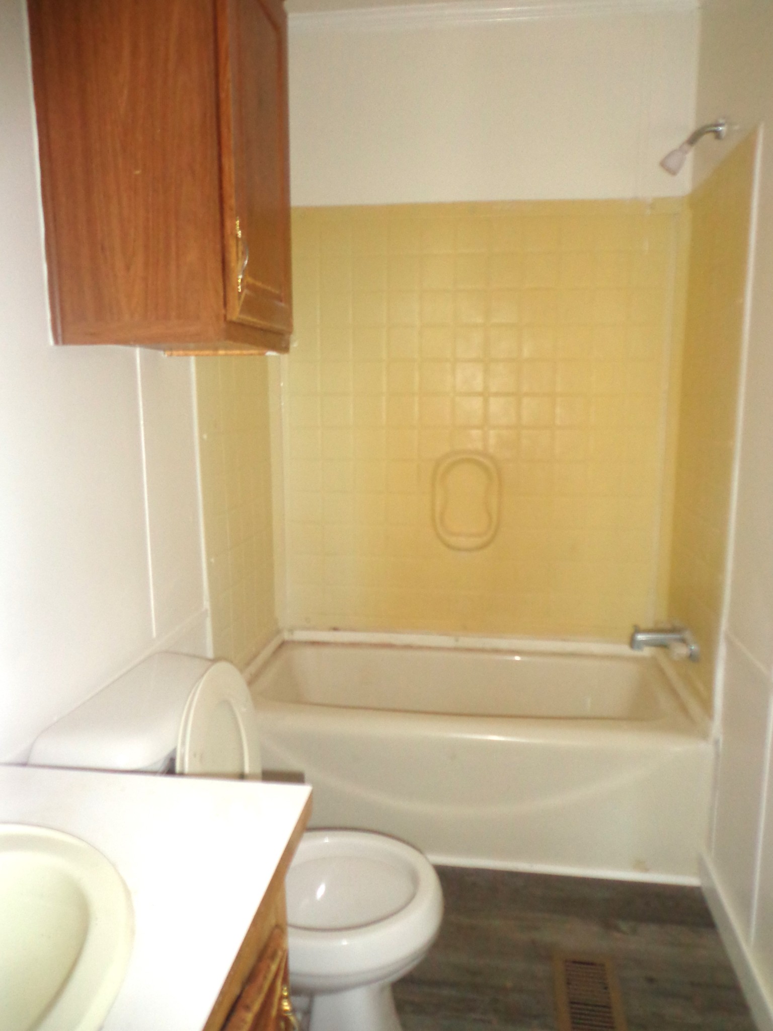 152 Baker Ridge Road Waverly, TN 37185 - Photo 17 of 20 a bathroom with a toilet and a shower