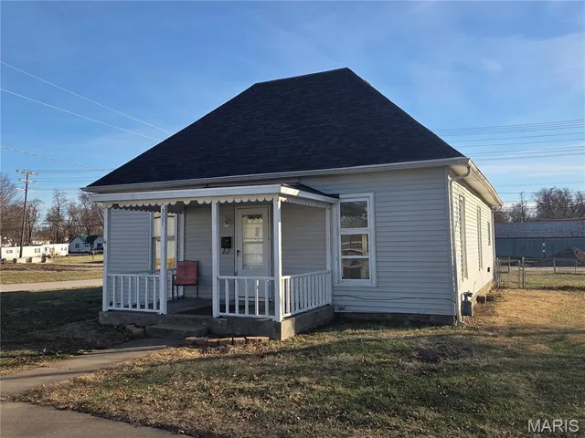 $109,000 | 327 East Summer Street, Monroe City, MO 63456