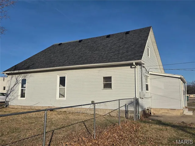 $109,000 | 327 East Summer Street, Monroe City, MO 63456