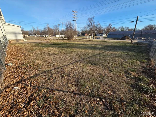 $109,000 | 327 East Summer Street, Monroe City, MO 63456