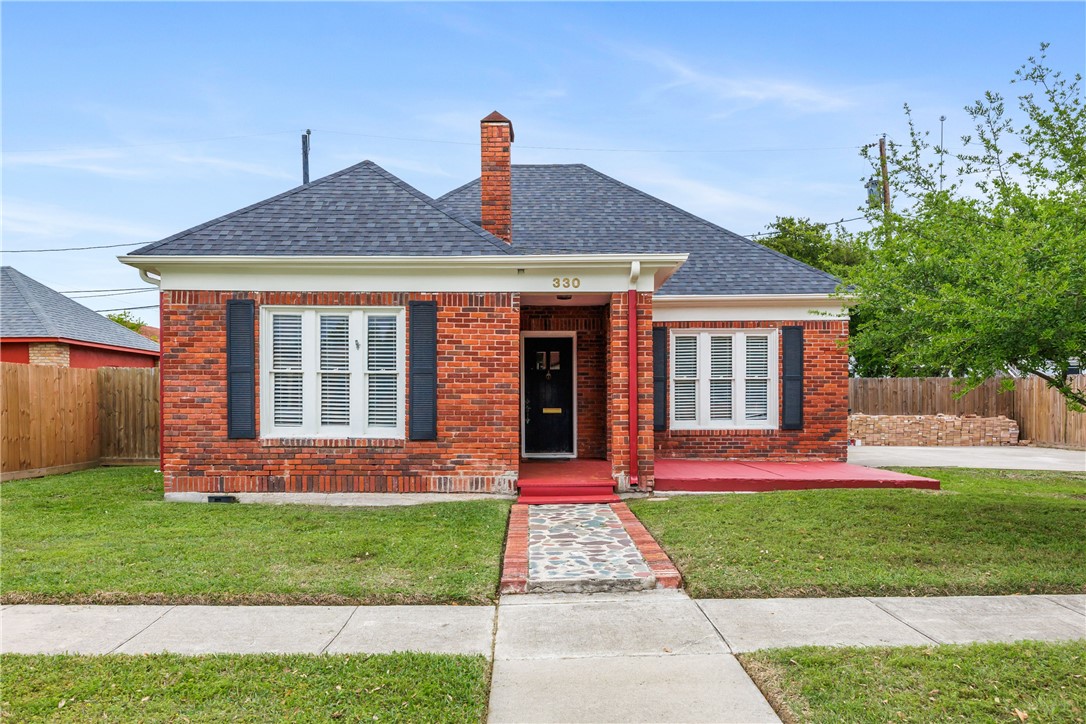 330 Palmero Street Corpus Christi, TX 78404 - Photo 1 of 40