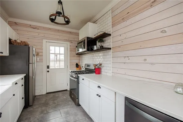 $1,950 | 330 Palmero Street, Corpus Christi, TX 78404