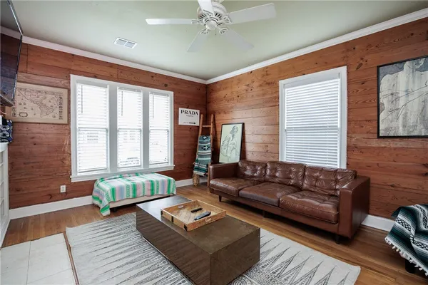 $1,950 | 330 Palmero Street, Corpus Christi, TX 78404