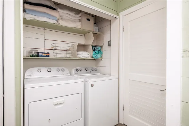 $2,400 | 330 Palmero Street, Corpus Christi, TX 78404