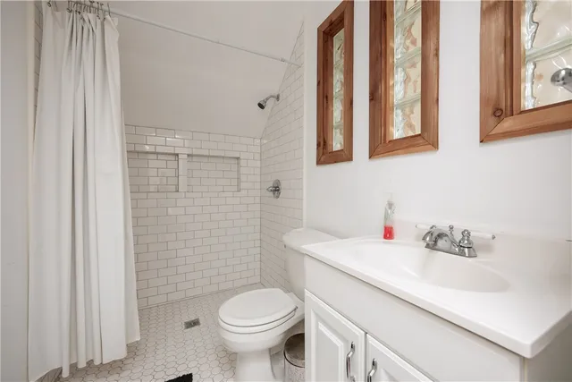 $2,400 | 330 Palmero Street, Corpus Christi, TX 78404