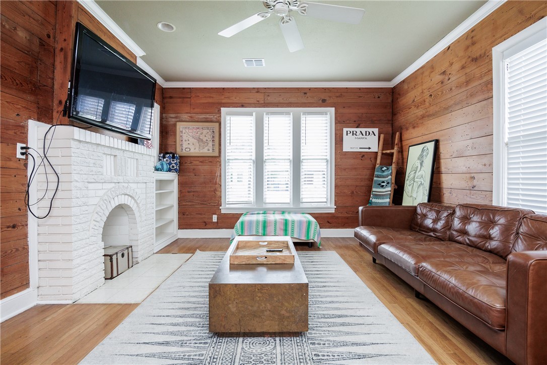 330 Palmero Street Corpus Christi, TX 78404 - Photo 3 of 40