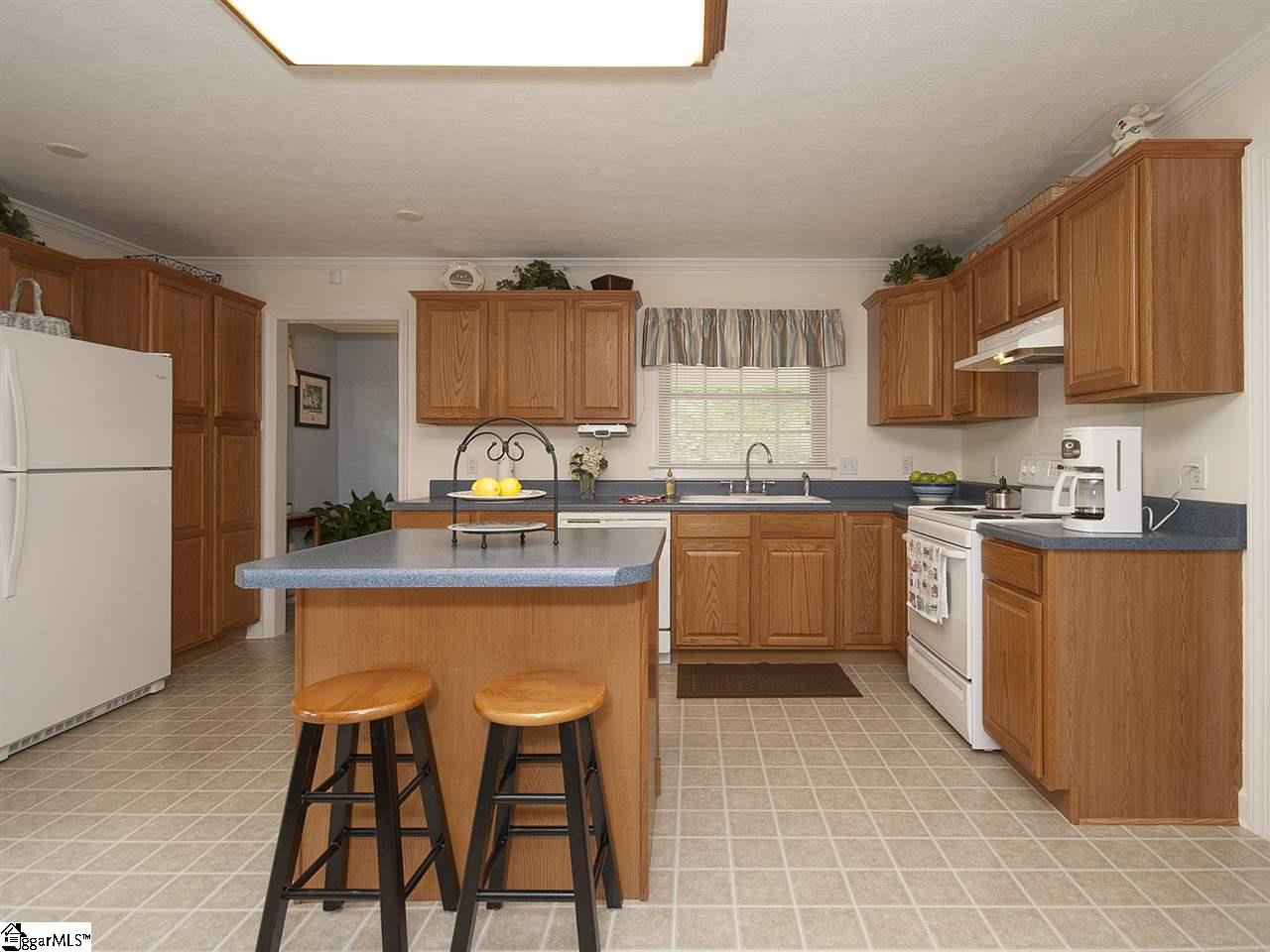 204 Woodhaven Road Easley, SC 29640 - Photo 14 of 36