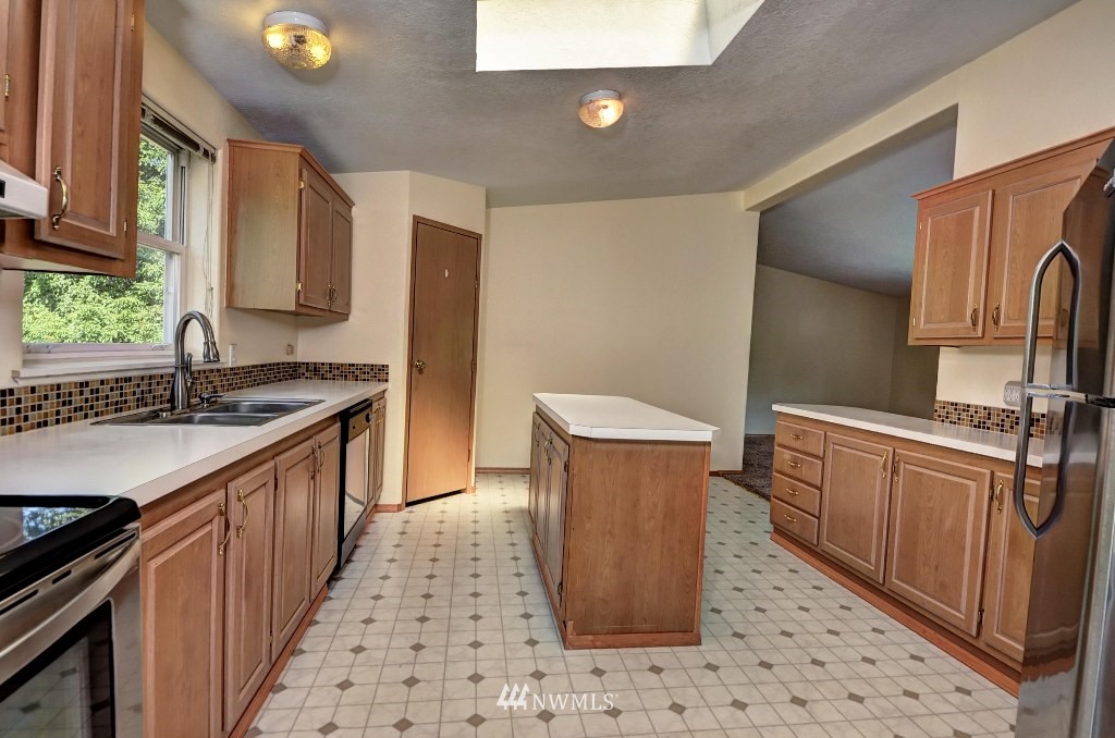 6918 Foster Slough Road Snohomish, WA 98290 - Photo 12 of 25 Gallery Image 12
