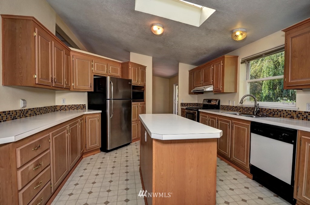 6918 Foster Slough Road Snohomish, WA 98290 - Photo 9 of 25 Gallery Image 9