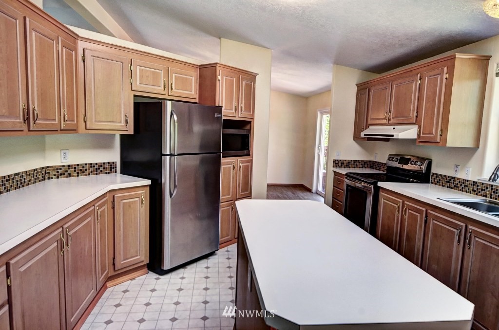 6918 Foster Slough Road Snohomish, WA 98290 - Photo 10 of 25 Gallery Image 10