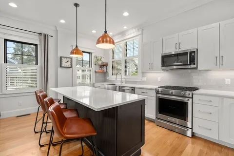 $1,195,000 | 10 Lincoln Street, Unit 10, Natick, MA 01760