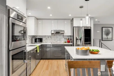 $925,000 | 403 Ferndale Avenue Northeast, Renton, WA 98056