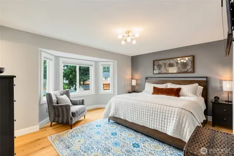 $925,000 | 403 Ferndale Avenue Northeast, Renton, WA 98056