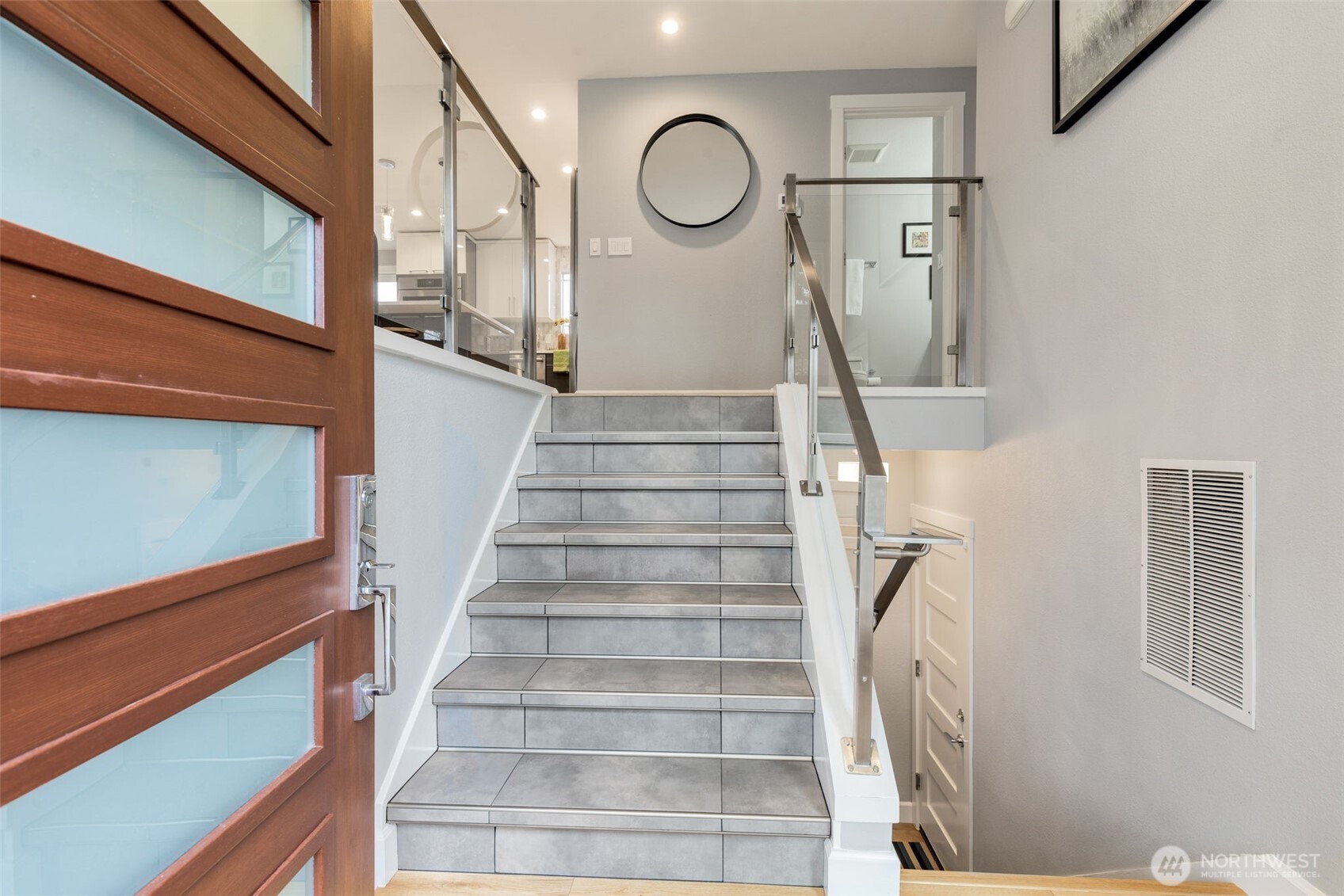 403 Ferndale Avenue Northeast Renton, WA 98056 - Photo 2 of 32