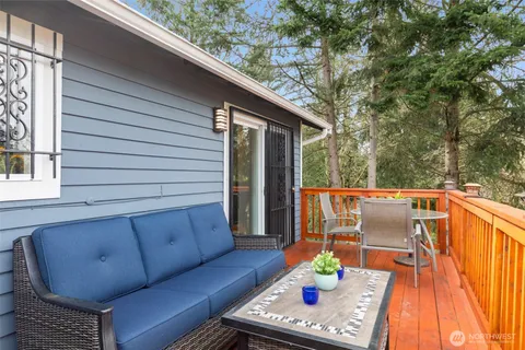 $925,000 | 403 Ferndale Avenue Northeast, Renton, WA 98056